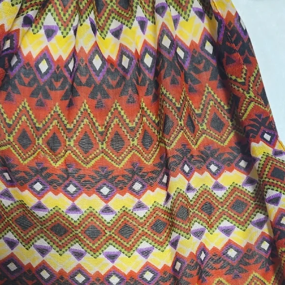 Multicolor Patterned Scarf - Picture 2 of 9